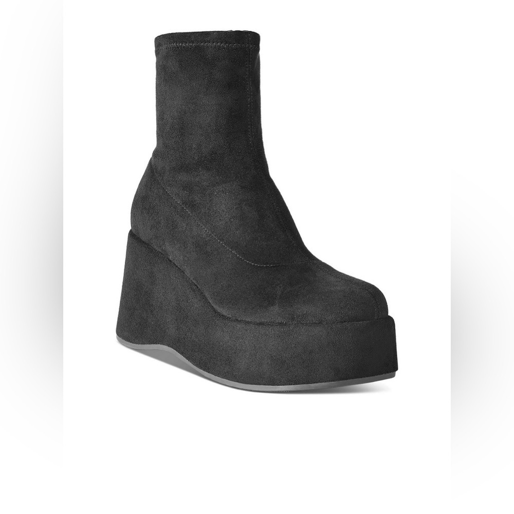 Wild Pair Womens Earlee Faux Suede Ankle Booties